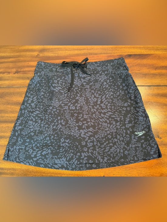 Speedo Dresses & Skirts - Speedo Black Patterned Swim Skirt with Drawstring